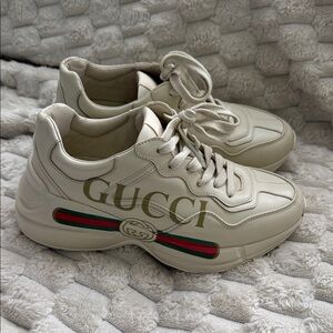 Gucci tan trainers Sneakers with Signature Stripe Sz 36 1/2